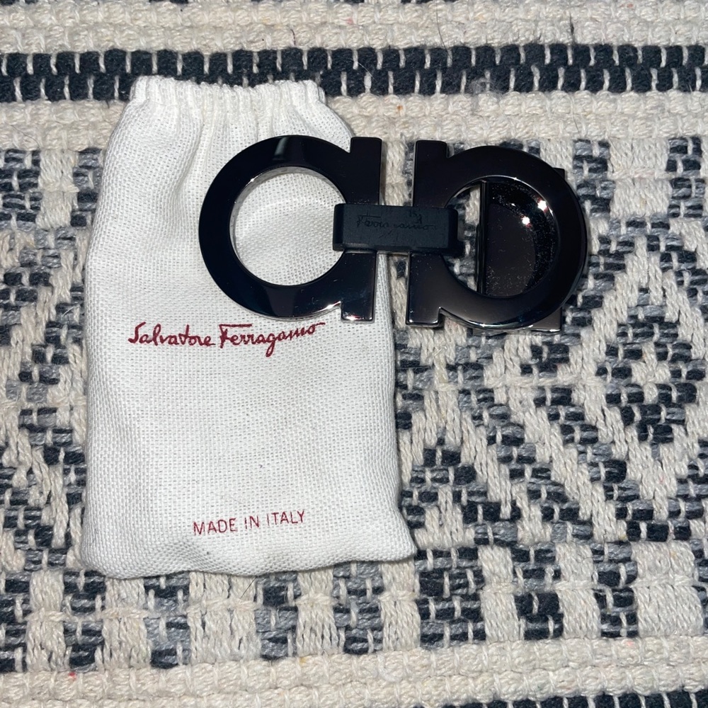 Ferragamo belt buckle